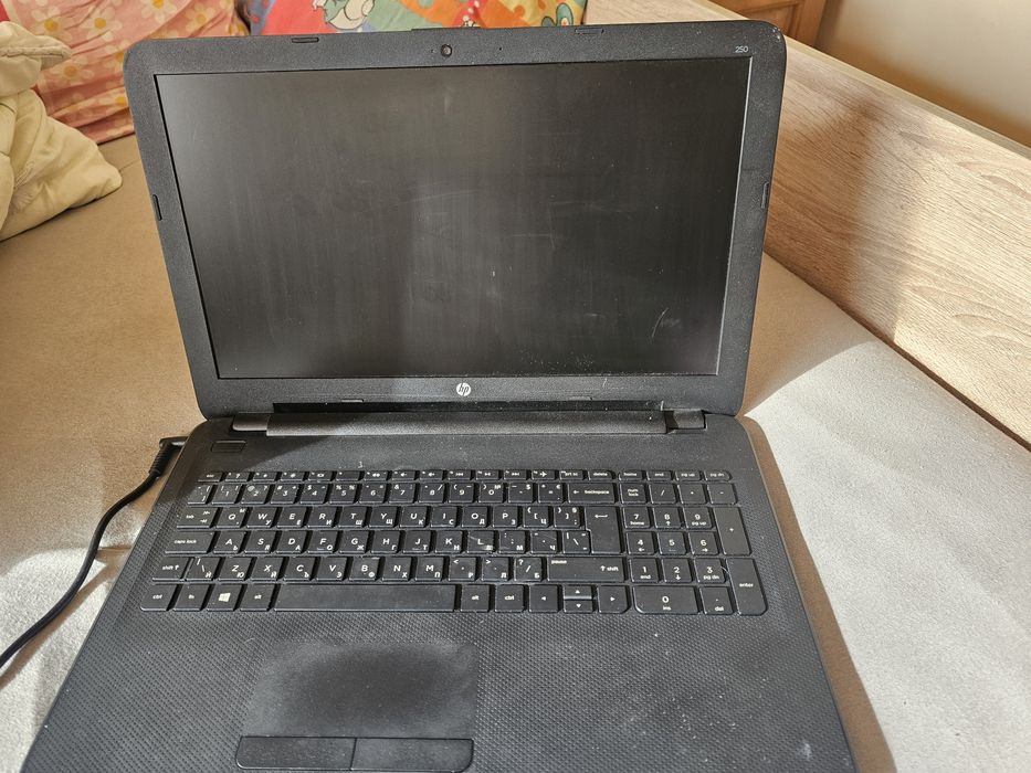 Продавам лаптоп HP