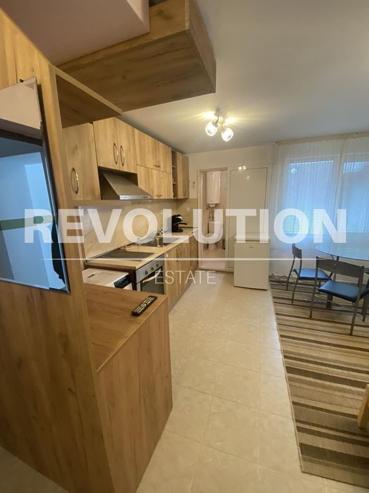 Дава се под наем Едностаен апартамент в Варна, Колхозен пазар - 26 кв.м за 325 € - Снимка #1