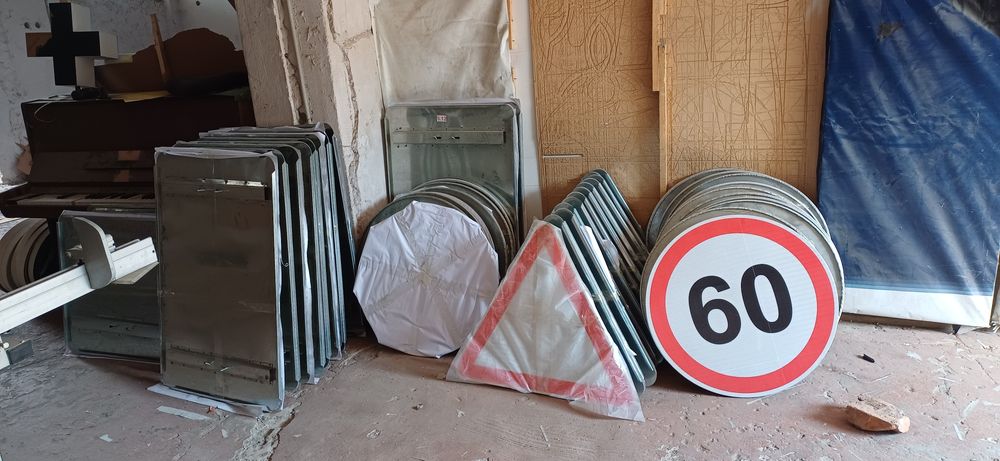 Дорожный знак  светоотражающий оракал оцинкованный лист 0.9