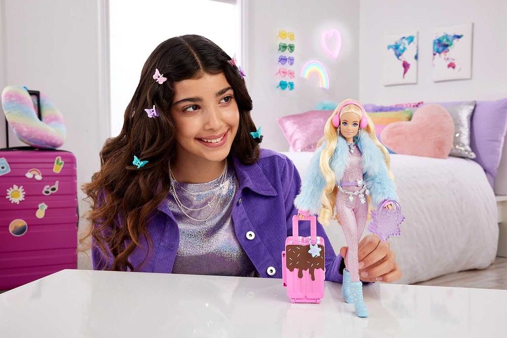Кукла Барби Снежное путешествие Barbie Extra Fly Snow-Themed Travel
