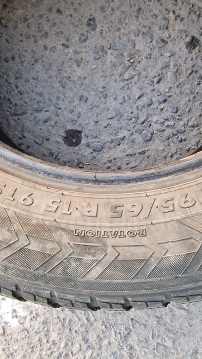 Продам шины зима б/у 195/65 R15