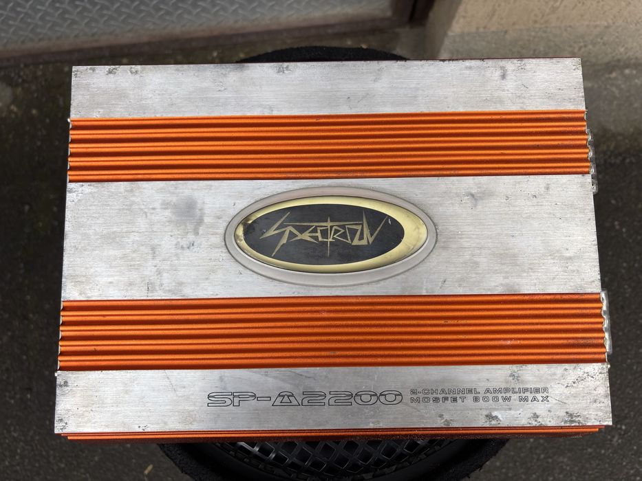 Vând tub de bass JBL 1000 W