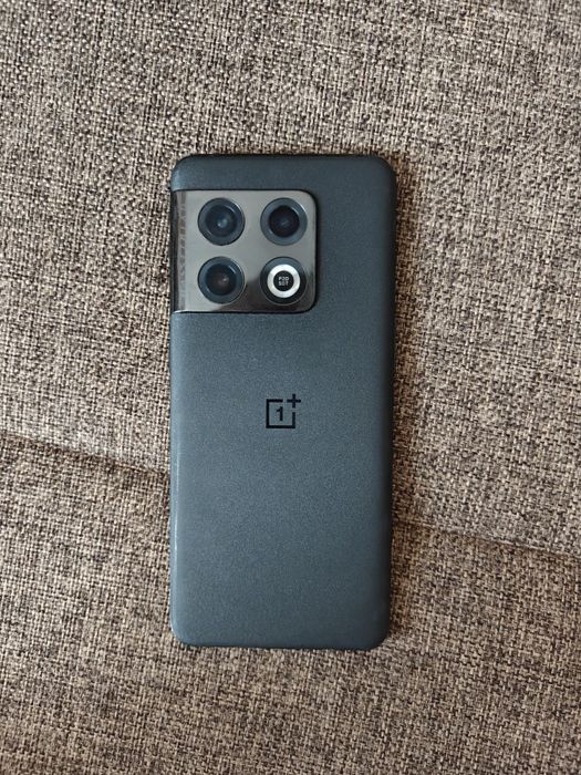 Телефон OnePlus 10 pro
