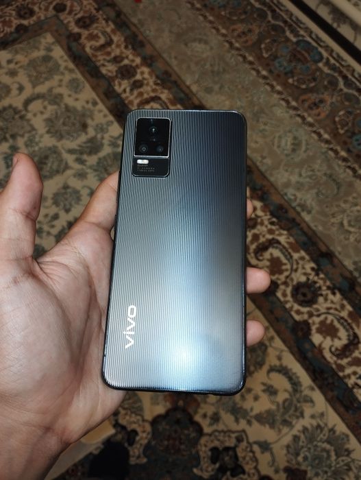 Vivo V21e 8,00+4,00гб/128/гб