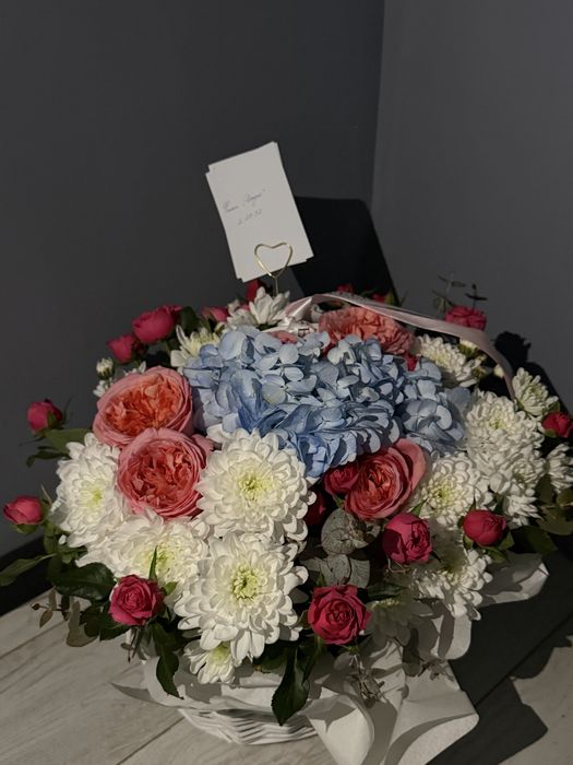 Нежный букет в корзине