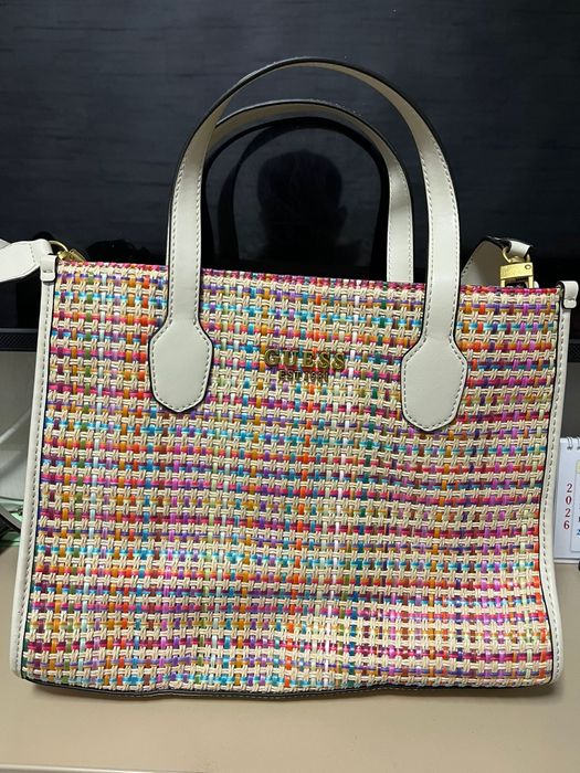 Geanta și pantofi guess