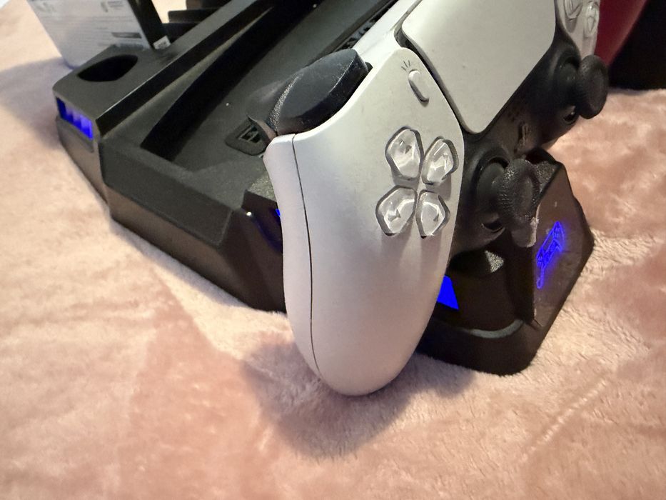 Ps 5 accesori manete ,stand,jocuri