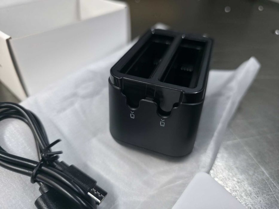 Зарядно устройство за Insta360 X4 Air