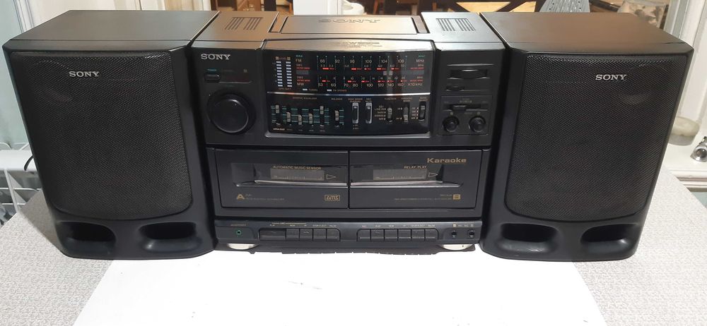 Продается магнитола SONY CFS-KW300S