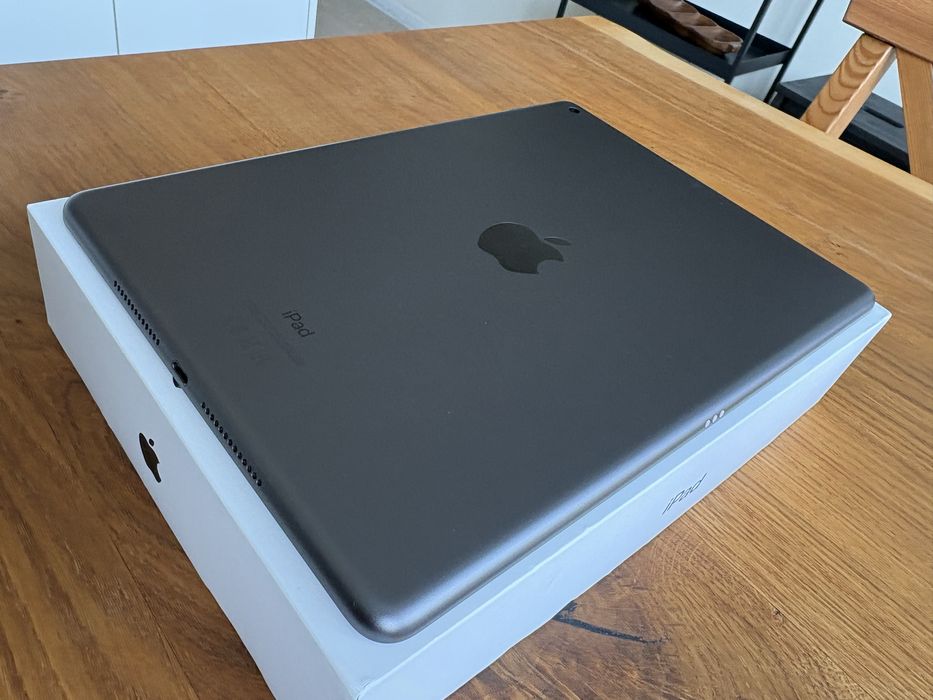 iPad 8 Като Нов Space Gray