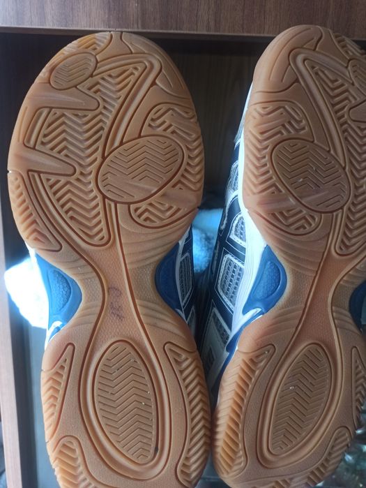 Продам кросовки Asics