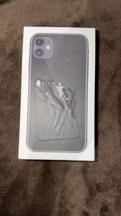продам айфон 11
