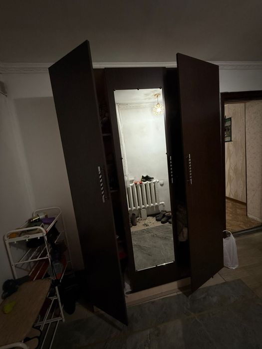 Продам шкаф для прихожей!