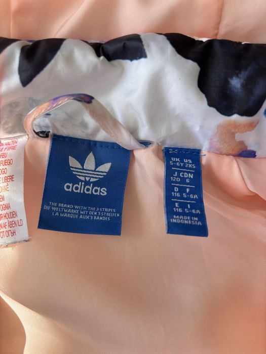 Продам куртку для девочки