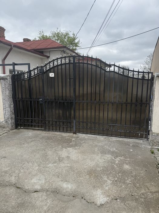 De vanzare Poarta Intrare cu poarta pietonala incula