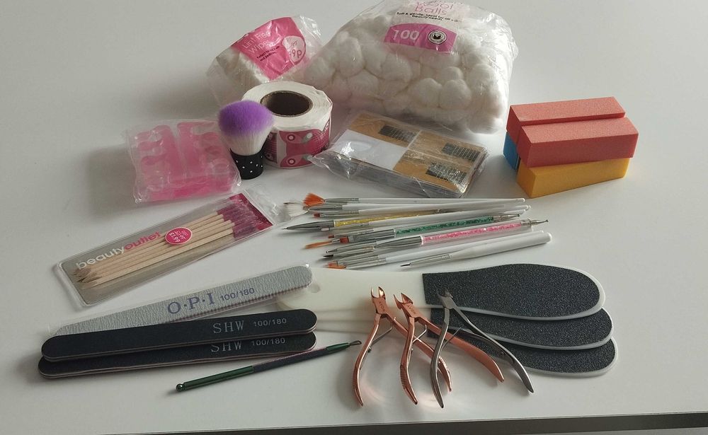 Разпродажба на материали за нокти