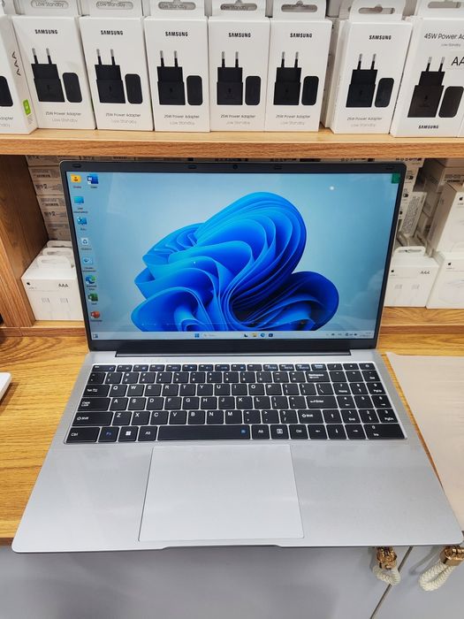 Noutbuk Yangi bizda xar xili bor