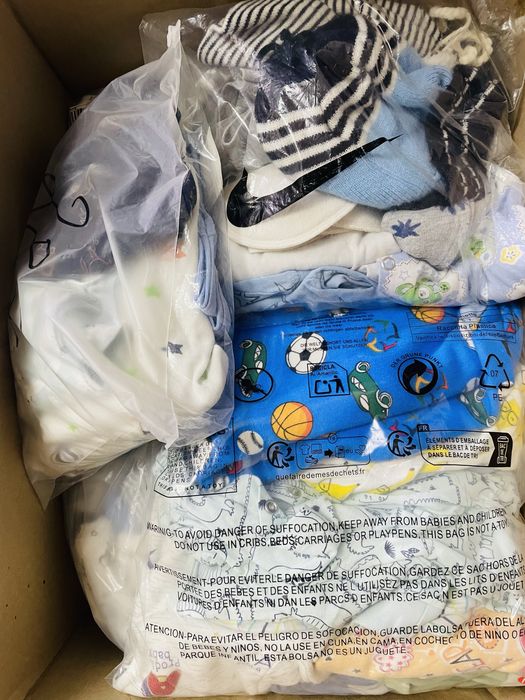 Продам детские вещи