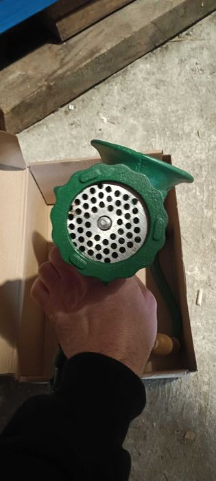 Ръчна мелачка - чисто нова