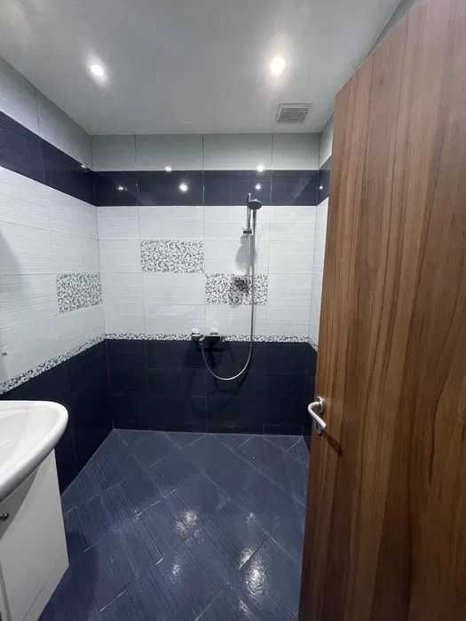 Дава се под наем Тристаен апартамент в София, Изток - 100 кв.м за 750 € - Снимка #4