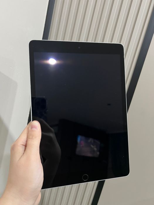 Продам iPad 9 поколения 2021 года
