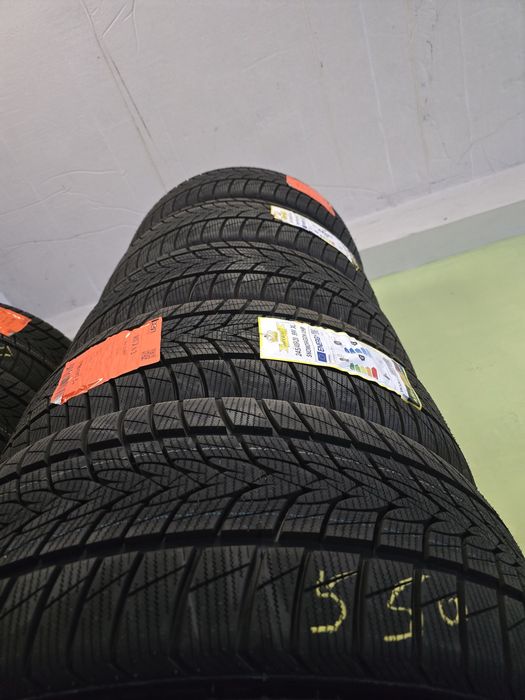 Anvelope iarna 245 40 20