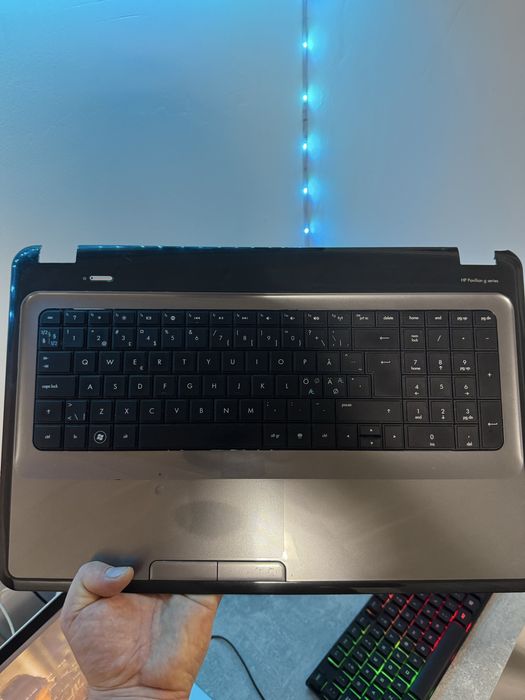 Tastatură și carcasă superioară (Palmrest) HP Pavilion g6
