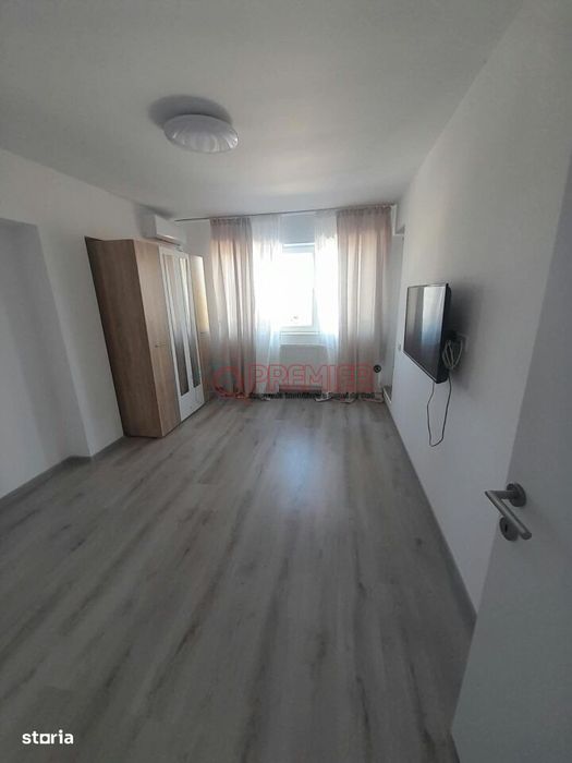 Grand Arena - Brancoveanu - garsoniera decomandata