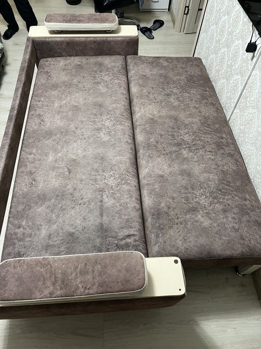 Продам диван в хорошем состоянии