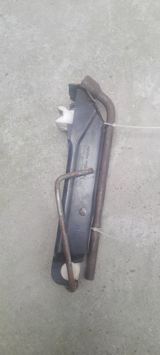 Cric auto cu cheie