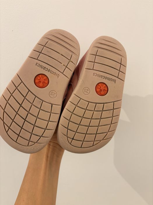 Papuci de casa Biomecanics 25 ca noi