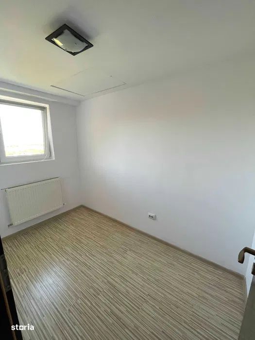 Apartament de vanzare pe doua niveluri 3 camere 61 mp zona Manastur Ed