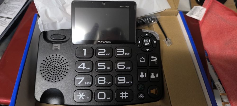 Telefon fix pentru bătrâni cu SIM 4g