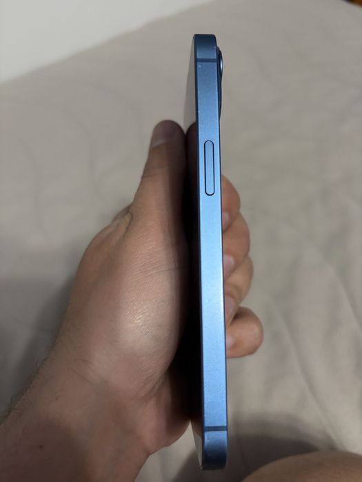 Iphone 13, кабел за зареждане и кейс