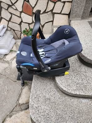 Maxi-Cosi Стол за кола и база