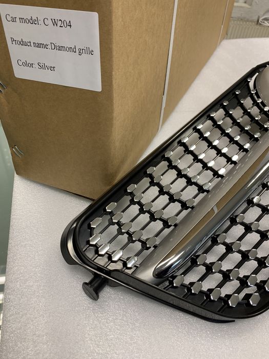 Решетка за Mercedes C Class W204 07-14 Diamond Grille
