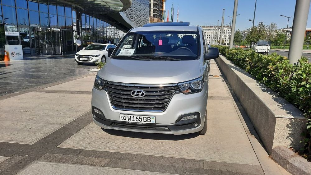 Hyunday Grand Starex