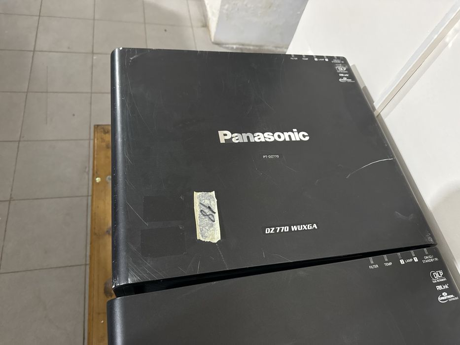 Panasonic DZ770 проектор