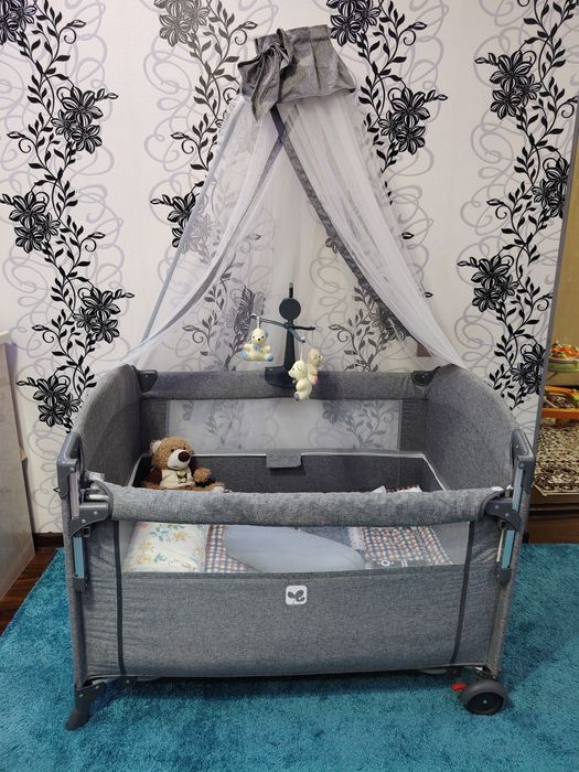 Yangi kravatcha sotiiladi bolacham yotmagani uchun sotomiz