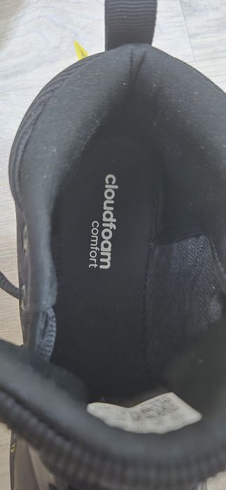 Продам кроссовки Adidas OwnTheGame оригинал