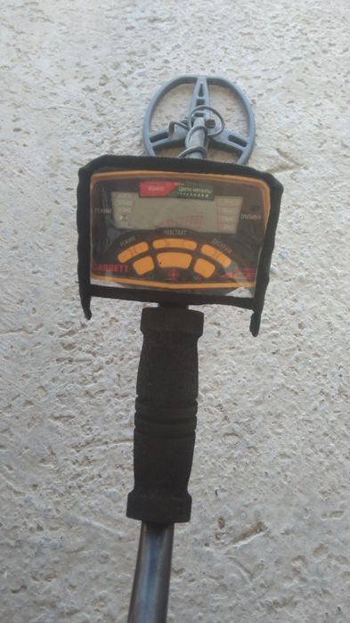 Metal qidiradigan aparat