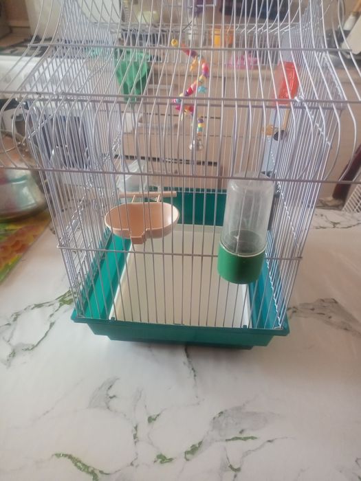 Продаеца клетка для попугаев