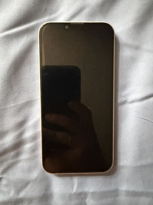 Продам Iphone 13