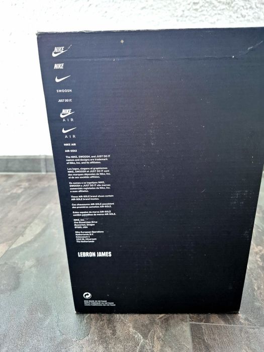 Оригинални маратонки NIKE