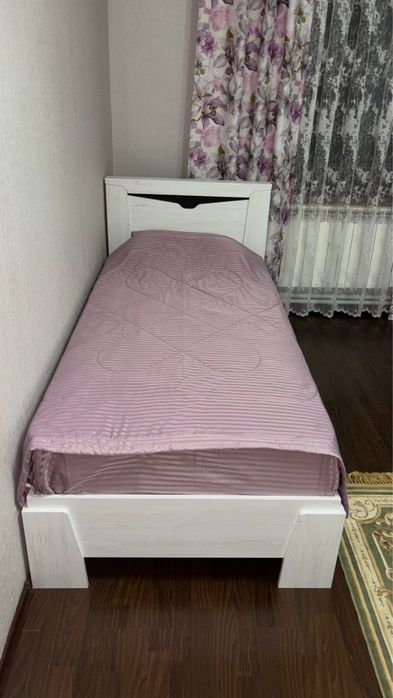 Продаётся спальний гарнитур