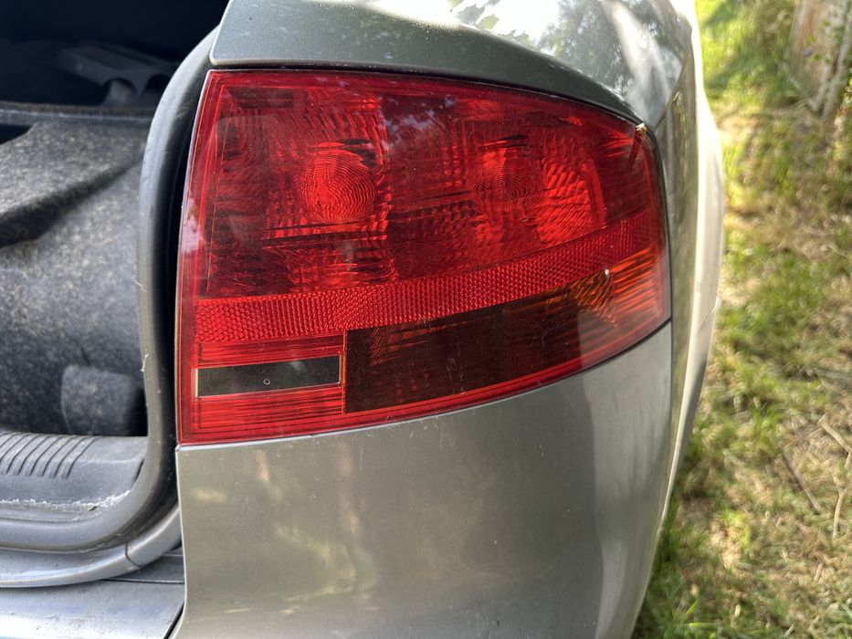 Bara spate audi a4 b7 sline lampa stop far