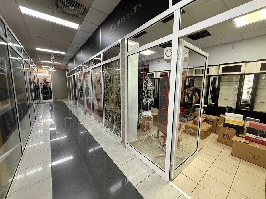 Închiriez spații comerciale Centru Comercial Eden Center !