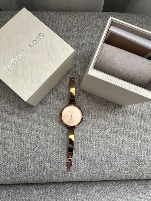 Часовник Michael Kors