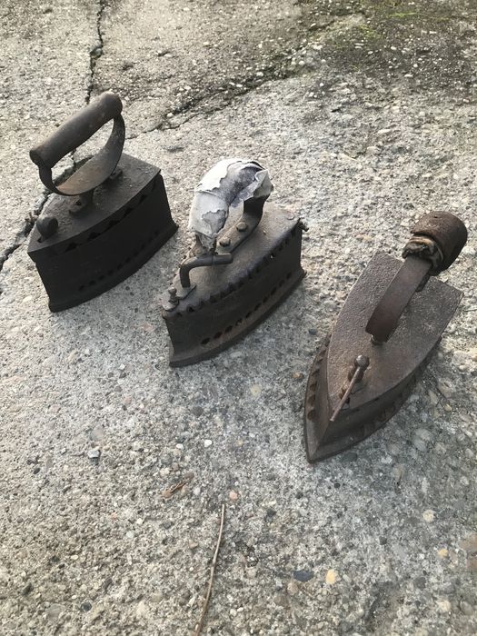 3 fier de călcat cu cărbune