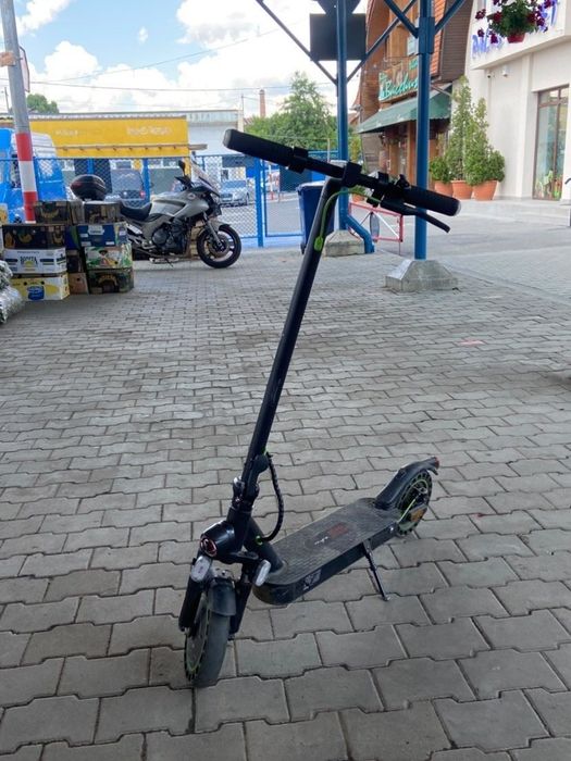 Vând trotineta...